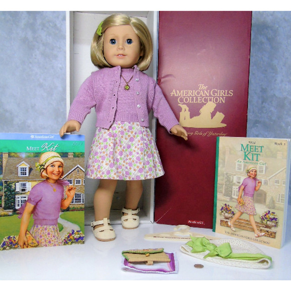 VTG American Girl 18" KIT DOLL + Meet Outfit Accessories Necklace Coin Hat Box - Picture 12 of 14